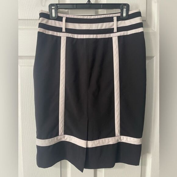 Worthington Black Lined Knee Length Pencil Skirt w/ White Color Block Size 8 - Picture 4 of 8